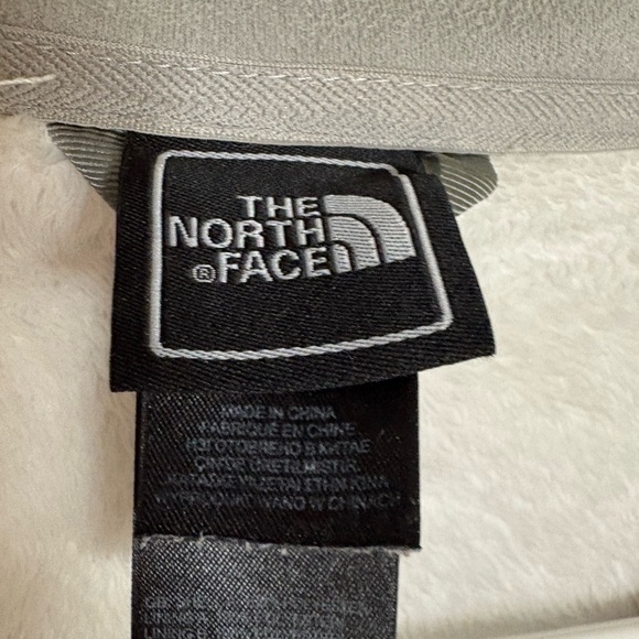The North Face White Osito Fuzzy Jacket Breast Cancer Awareness Edition Medium - Picture 3 of 8